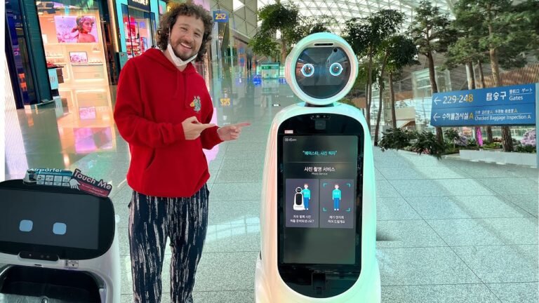 El aeropuerto MÁS MODERNO del mundo (usan robots) | Corea del Sur-Luisito Comunica