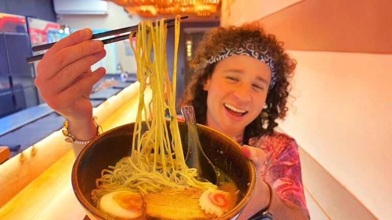 Este lugar hace el MEJOR RAMEN del mundo-Luisito Comunica