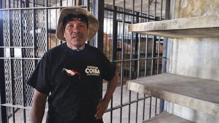 Llevé a un ex-prisionero a la cárcel donde estuvo por 12 años...-Luisito Comunica
