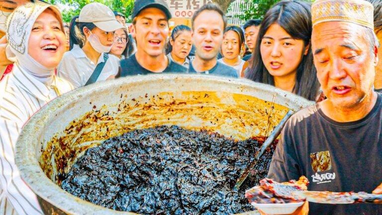 MUSLIM Chinese Street Food Tour of Xi'an