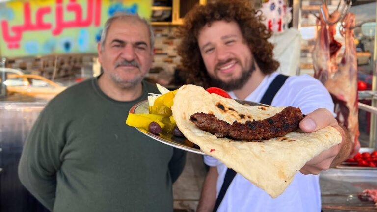 Probando comida callejera en IRAK | ¿Carne a todas horas?-Luisito Comunica