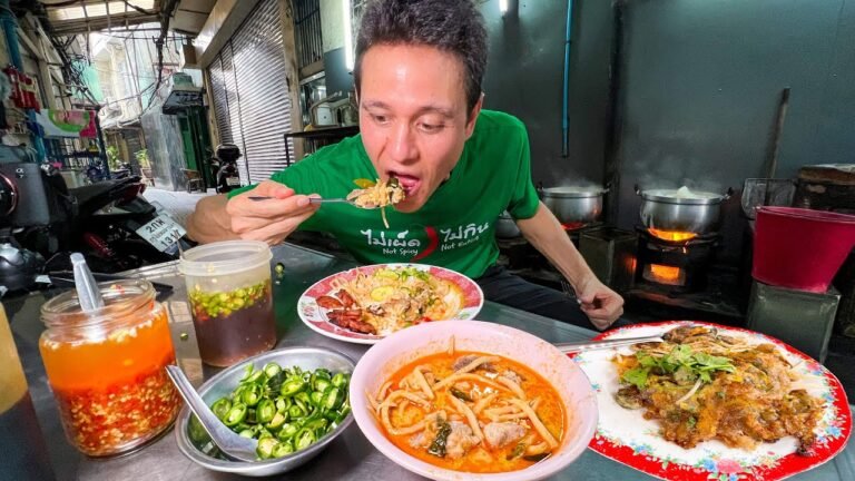Thai Street Food - 5 MUST EAT Foods in Chinatown