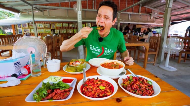 Thai Street Food - EXTREME SPICY Jungle Curry!!  ️-Mark Wiens