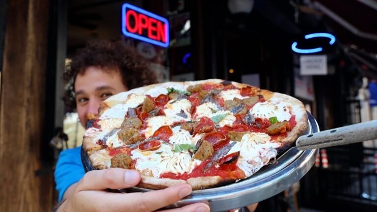 Viajé horas para probar la “MEJOR” PIZZA del continente | ¿Realmente es tan buena?-Luisito Comunica